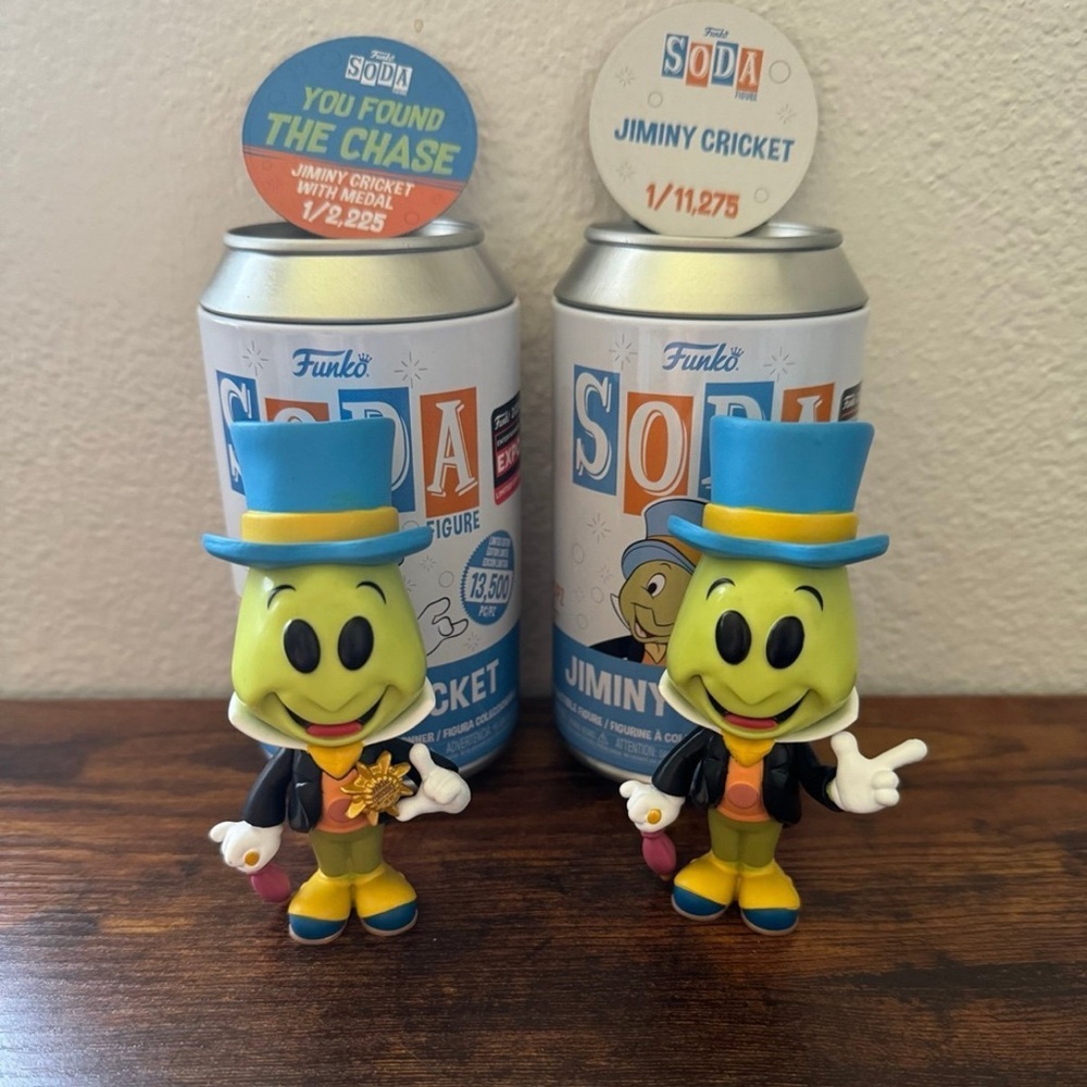 Funko Soda Jiminy Cricket set
CHASE & Regular